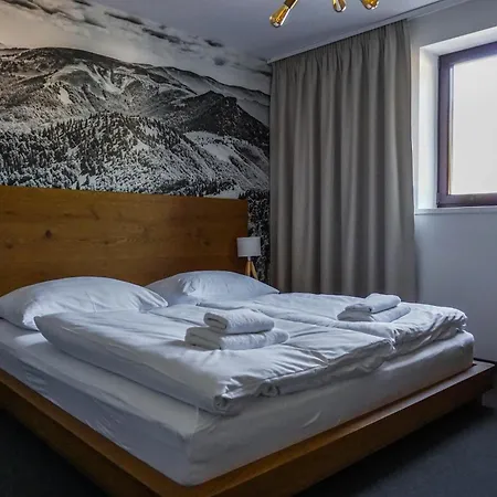 Humno Hotel 2*